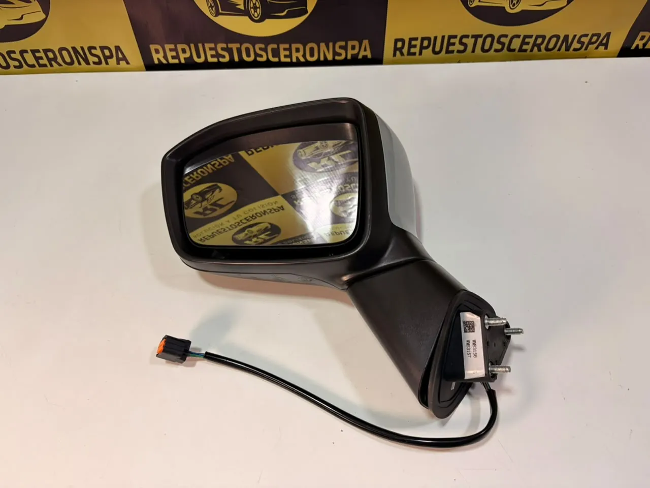 Espejo retrovisor eléctrico, foto 3 de 4