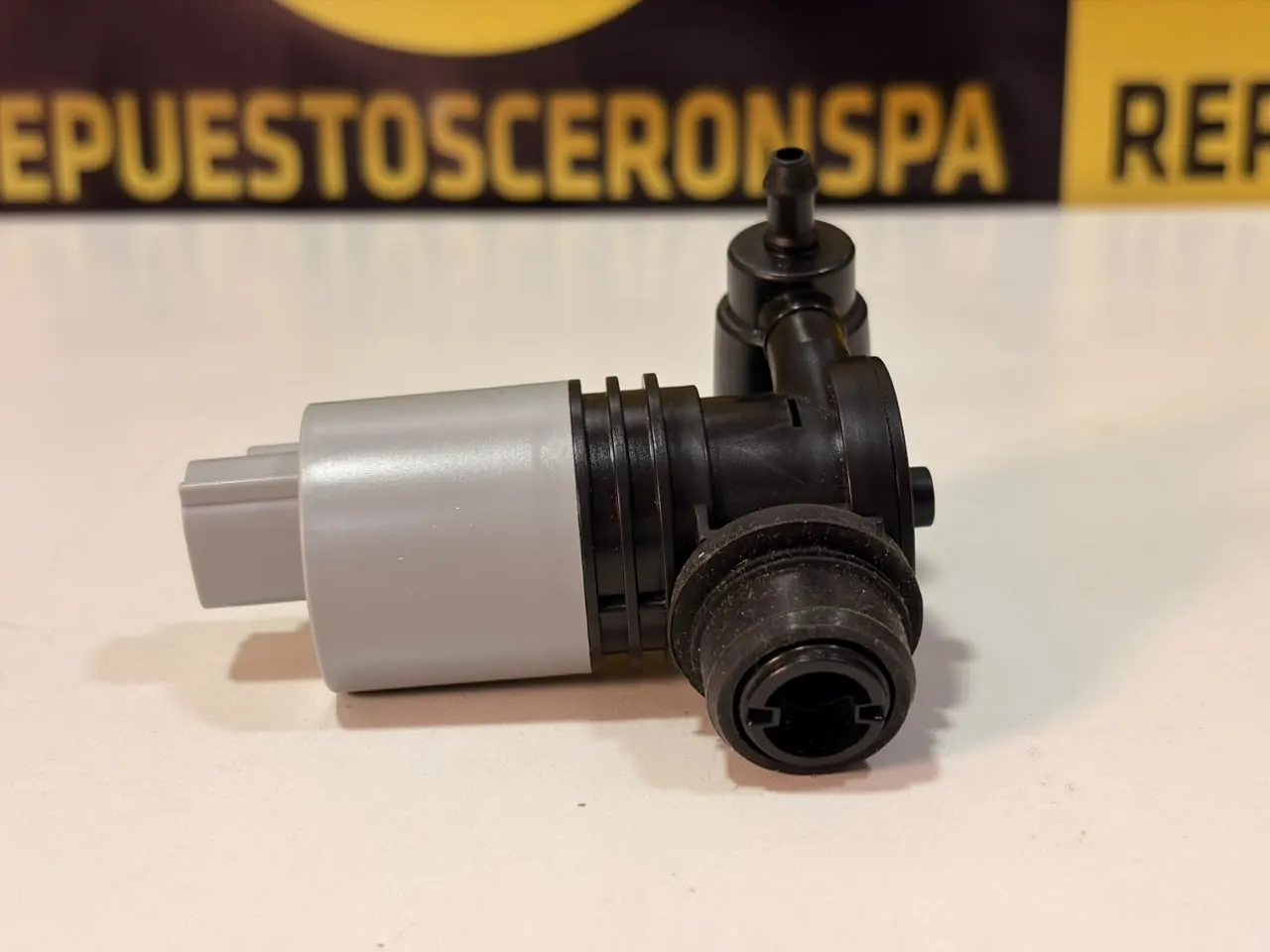 Bomba de limpiaparabrisas (cuerpo gris), foto 1 de 7
