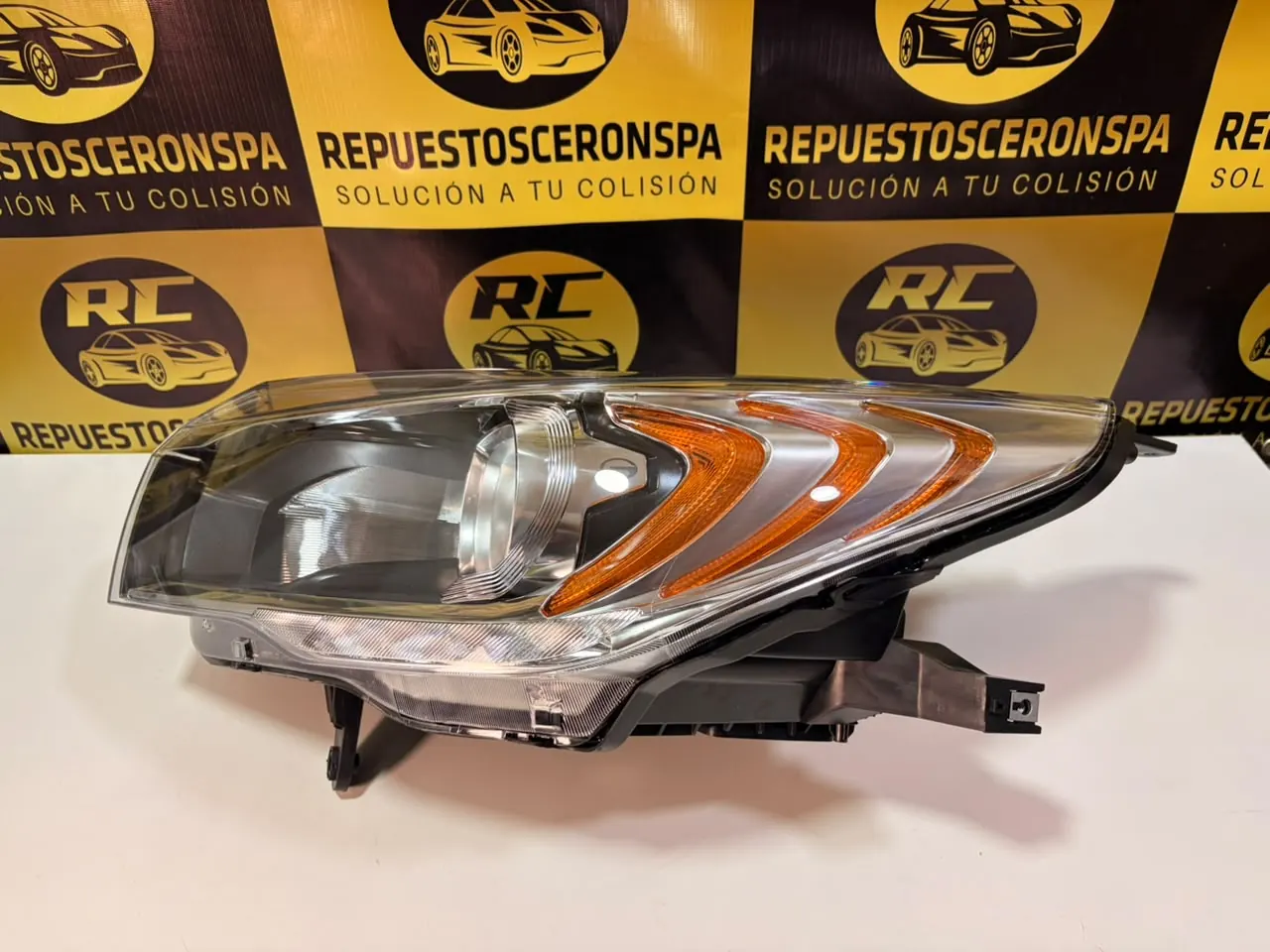 Faro delantero con soporte, foto 1 de 16